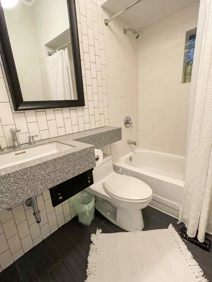 Wrigleyville Friends Unit - 5Bdrm Чикаго Экстерьер фото
