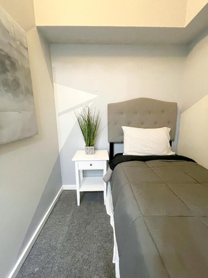 Wrigleyville Friends Unit - 5Bdrm Чикаго Экстерьер фото